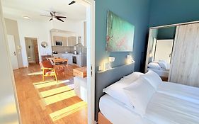 Amaroo - Serviced Apartments 